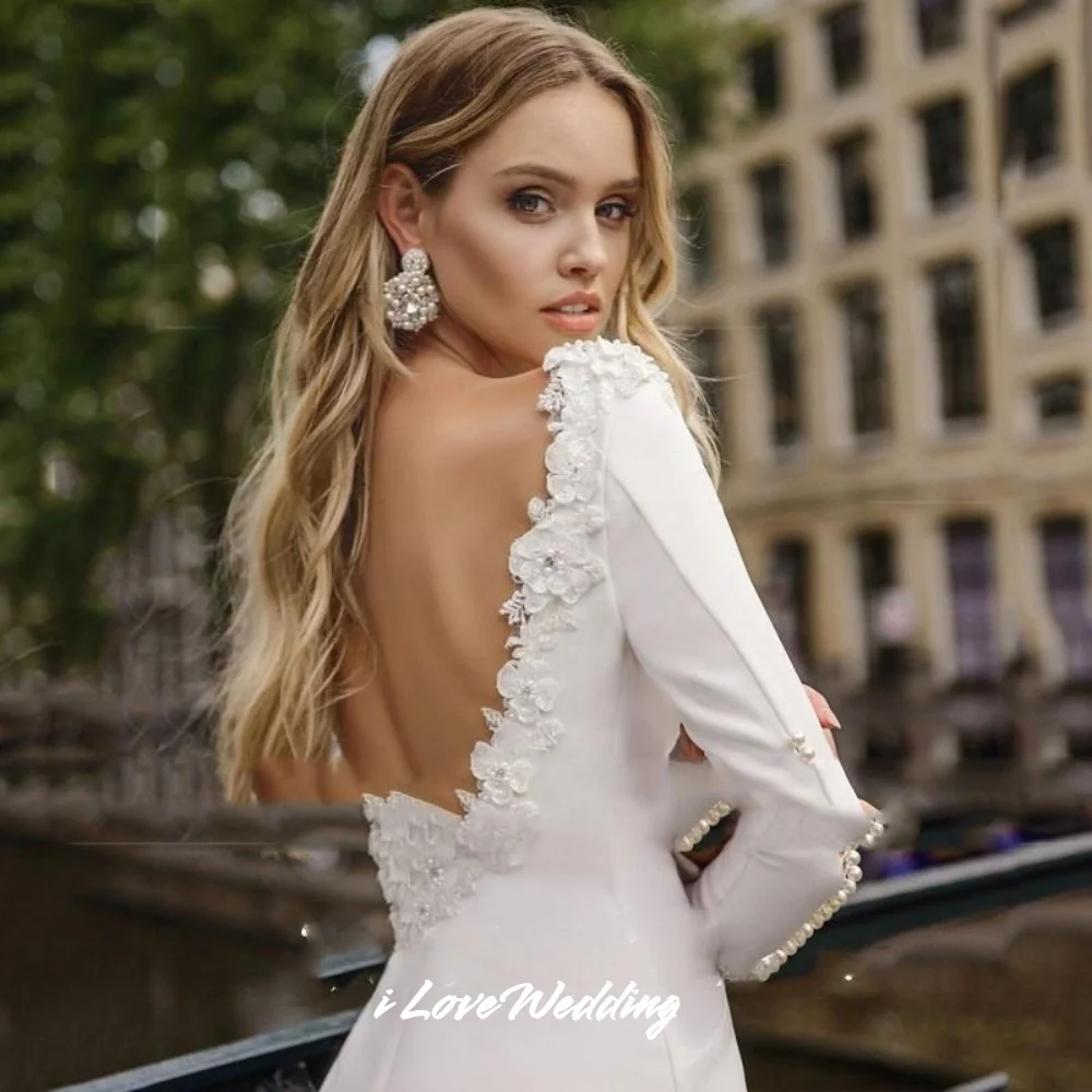 Abito da sposa bianco con o-collo 2025 Manica lunga senza schienale Perla Fiore Sirena Abiti da sposa arabi Trailing musulmano Pieghettato Personalizzato