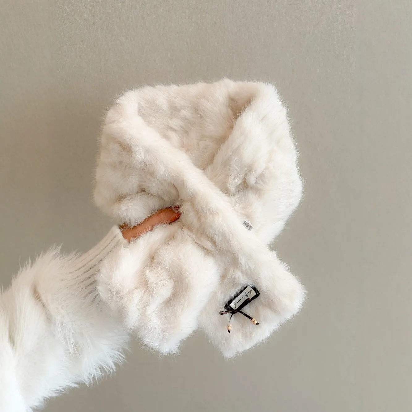 Korean Imitation Fur Plush Scarf, Thickened in Autumn and Winter, Warm Ins Atmosphere, Advanced Sense, Versatile Wool Scarf