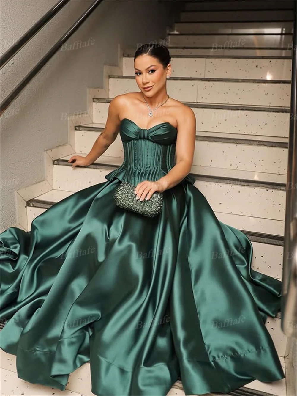 Bafftafe A Line Abiti da ballo personalizzati verdi Corsetto Ossa Occasioni speciali da donna Abito da sera lungo da damigella d'onore per festa di nozze