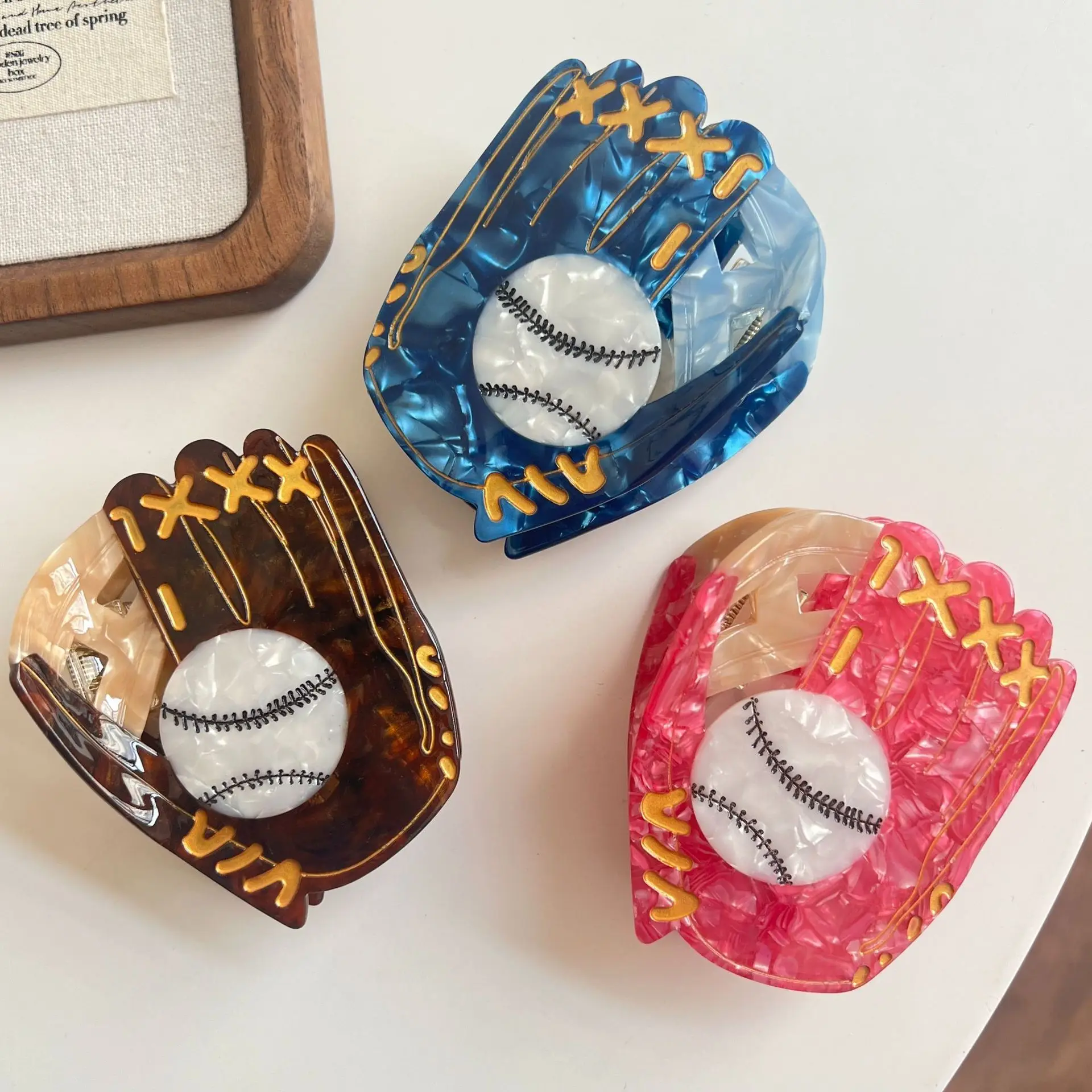 1pc European and American style baseball hair clip, fun baseball glove grip clip, high-end shark clip, cute hair clip