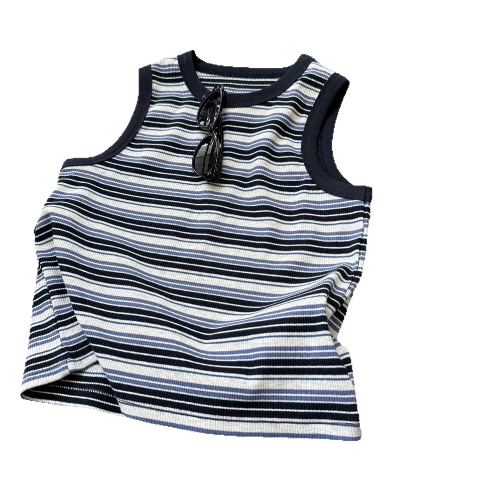 ملابس الأطفال سترة مطاطية مخططة غير رسمية على الموضة باللون الأزرق لصيف 2025 للأولاد والبنات على الطراز الأمريكي بلوزة مريحة بدون أكمام