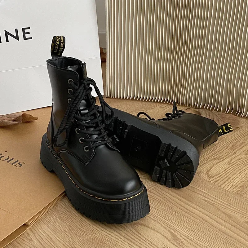 Minimalist Lace-up Combat Women Boots 5Cm Chunky Heel Platform Women Boots British Style Thick Sole Increase Height Casual Boots