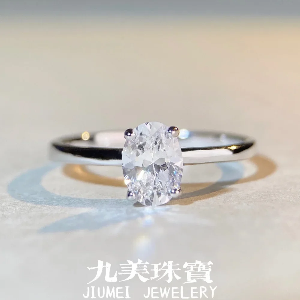 PT950 Platinum Ring - Elegant and Sophisticated Zirconia Finger Ring for Women