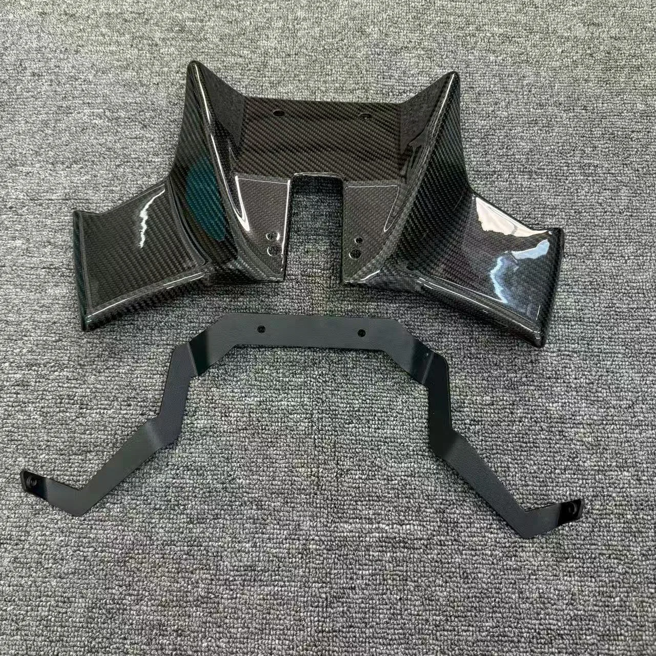 

Carbon fiber Downforce Frontal Spoiler Naked For Suzuki GSX-8S 2023-2025 Aerodynamic Winglet Front Headlight Extension