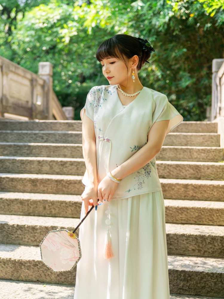 

Шелковый топ ханьфу ручной работы с золотой нитью и узором лотоса, свободного кроя, с коротким рукавом и V-образным вырезом, традиционная китайская одежда.