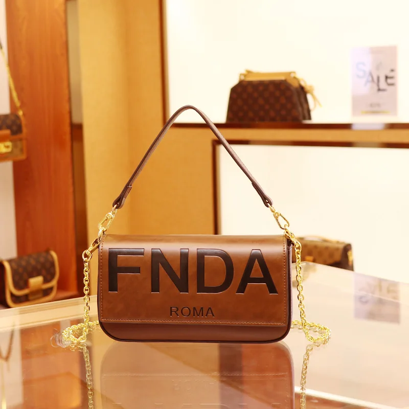 Underarm Bag Light Luxury Design Flip Chain Pack 2023 New Fashion Letter Single Shoulder High-Capacity Crossbody Bag