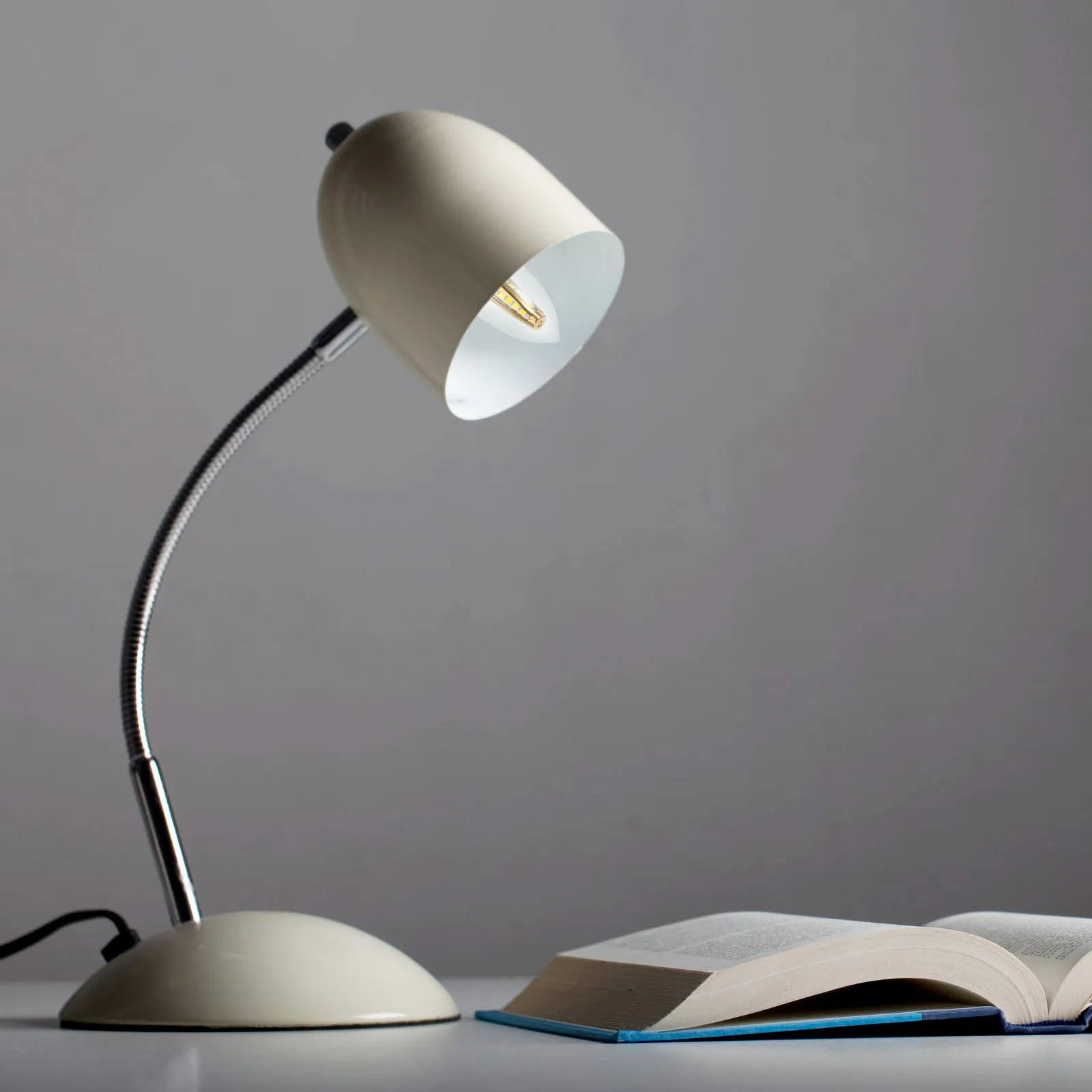 

2 шт. Умные диммируемые светодиодные лампы RGB с изменением цвета, без мерцания, для люстр и светильников в коридорах