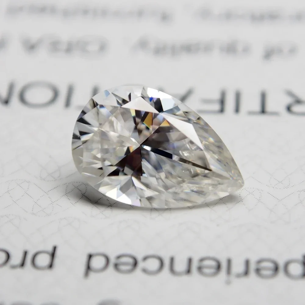 D Color Super White Moissanite Diamond Round / Oval / Pear / Radiant / Emerald / Heart / Princess / Cushion / Asscher / Triangle