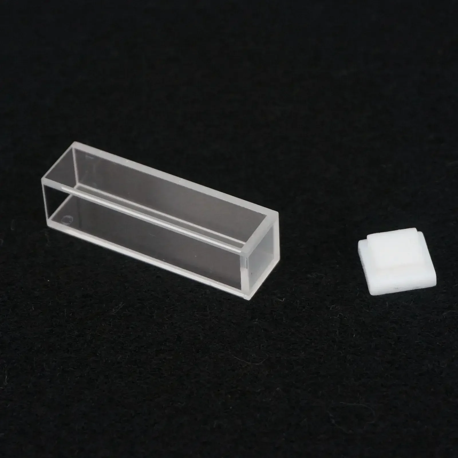 3.5ml 10mm 경로 JGS1 표준 석영 형광 셀, 뚜껑 포함 석영 큐벳 4 표면 투명 높은 투과율