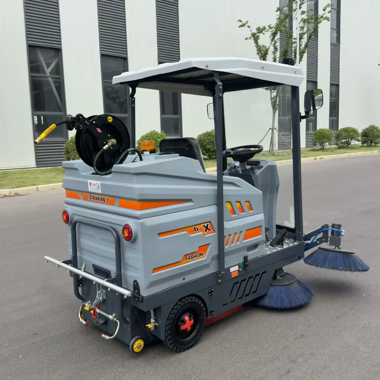 Industrial Floor Cleaner for Factory, Warehouse and Parking Lot Ride-On Electric Road Sweeper,