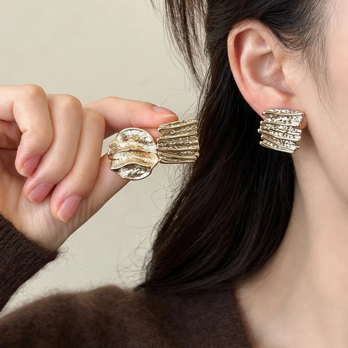 New Vintage Hammered Gold Stud Earrings Women Retro Irregular Metal Texture Ear Stud Fashion Jewelry Daily Party Gift