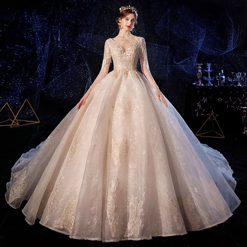 The main new style is a one-shoulder large drag fabric chiffon dress for going out