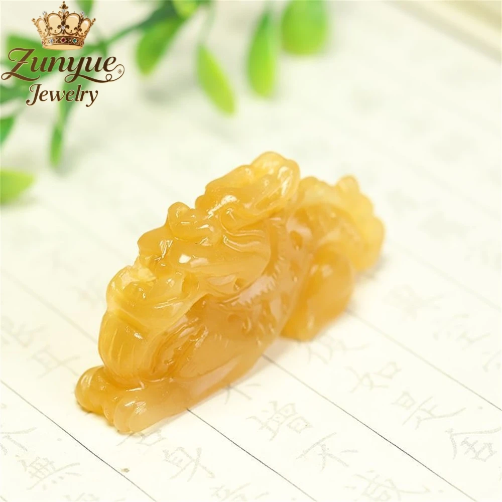 Gelber Drache Jade Dreidimensionaler Sternzeichen-Drachen-Anhänger Luxus-Qualitätsschmuck Modeschmuck Exquisite elegante Charms Geschenk