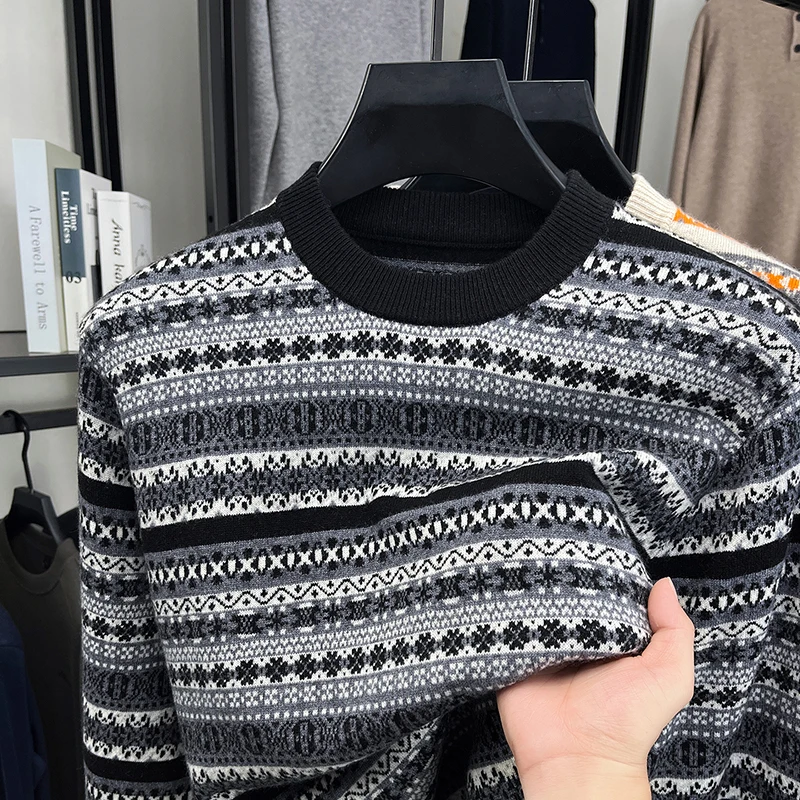 الرجال محبوك سترة جولة الرقبة طويلة الأكمام نمط هندسي شريط تصميم الخريف الشتاء الدافئة عارضة الأزياء الكلاسيكية ملابس رجالي