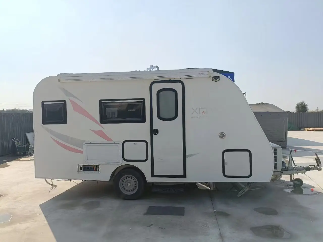 

Качественный внедорожный прицеп-дача для кемпинга и путешествий