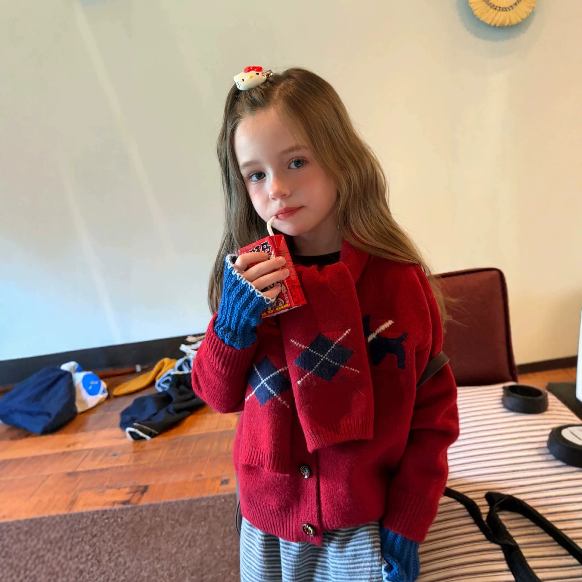 Girls' Sweater 2026 Autumn New Cartoon Paired with Scarf Top Children's Korean Cardigan Sweater Jacket