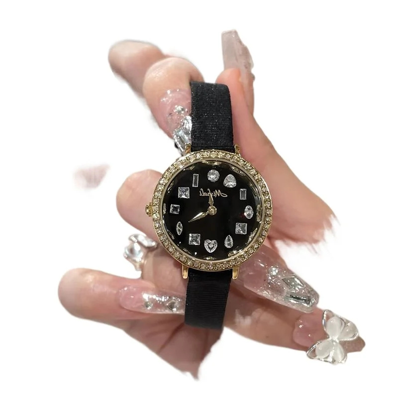 

Маленькие и нежные наручные часы для женщин.