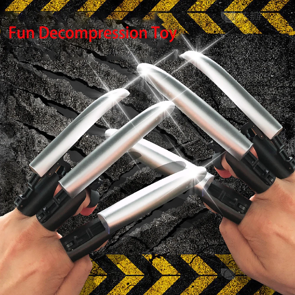 Creative Funny Anime Cosplay Wolf Claws Fingers Wear Retractable Plastic Claws Cool Folding Mechanical Fingers Antistress Toys