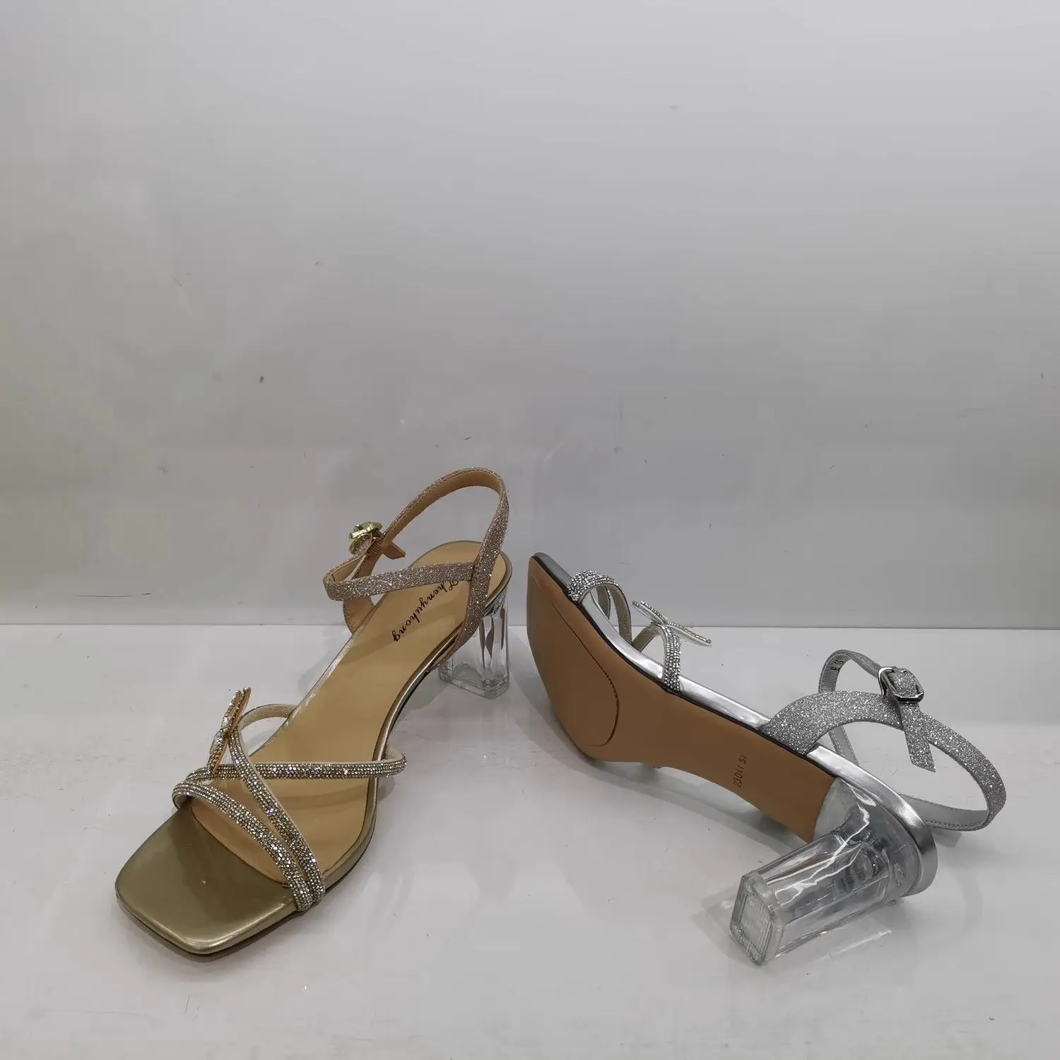 New high quality women's sandals summer square head bright diamond fashion crystal high heel design sense outside sandals