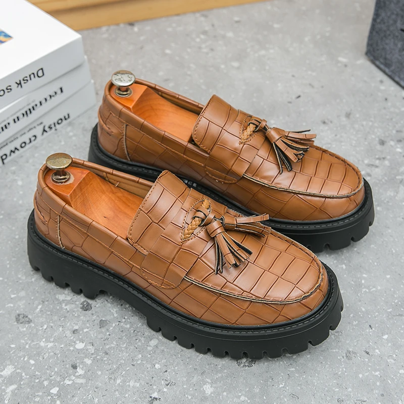 

Outdoor Low Heel Tassel Thick Soled Loafers Brand Soft Italian Men Moccasins Breathable Slip on Driving Wedding Oxford Shoes