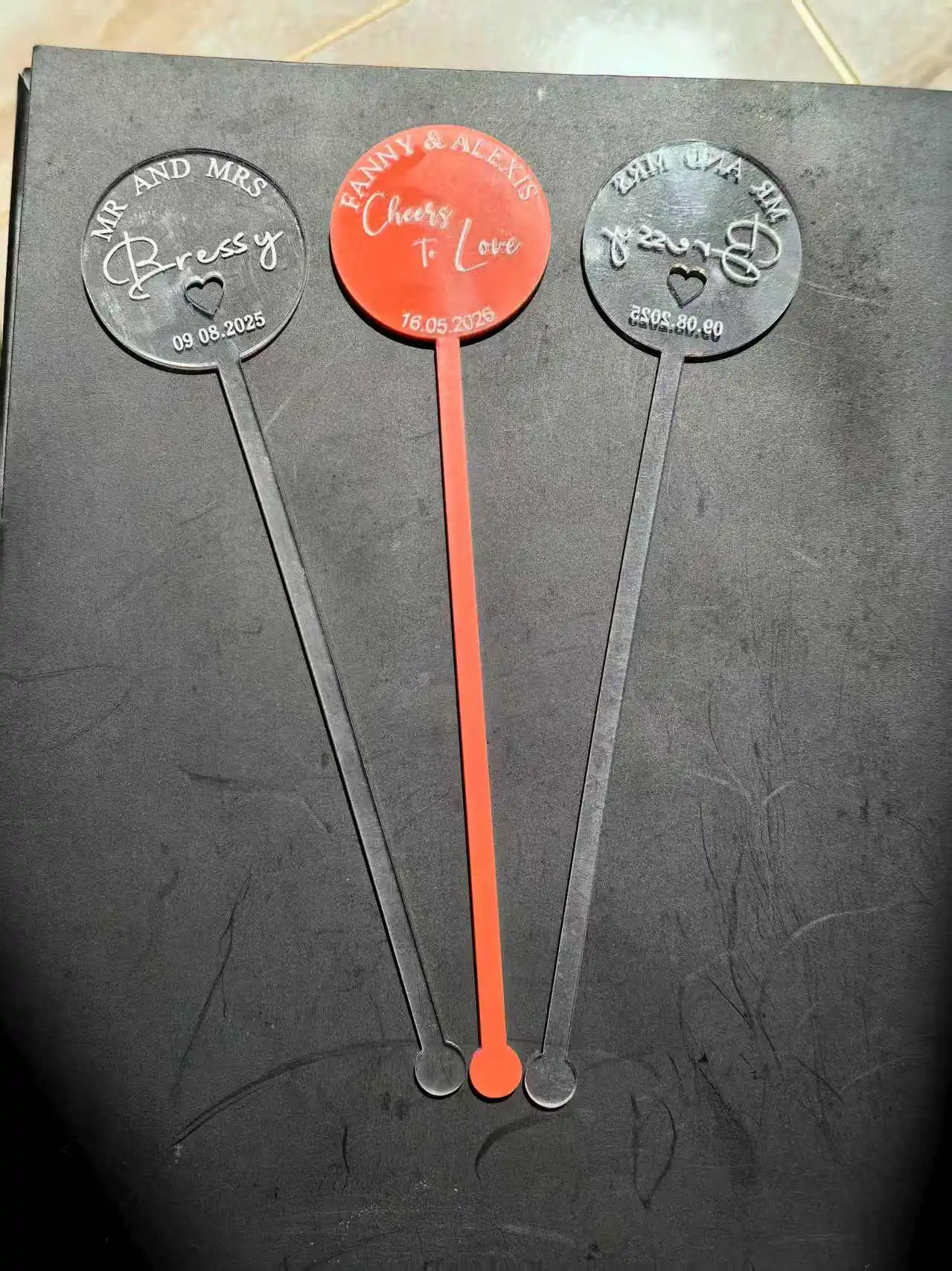 محرك مشروبات الحيوانات الأليفة المخصص، محرك الكوكتيل، هدايا الزفاف، ديكورات الطاولة، أدوات الشرب الأكريليك للحفلات، عصا التحريك التذكارية