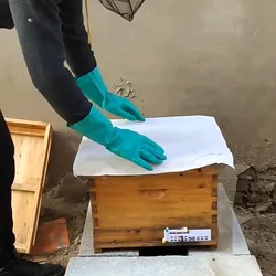 1 PC Cotton Beehive Cover Insulation Beekeeper Beekeeping Accessories Beehive Cloth Supplies Lid Covering Standard size 50X60CM