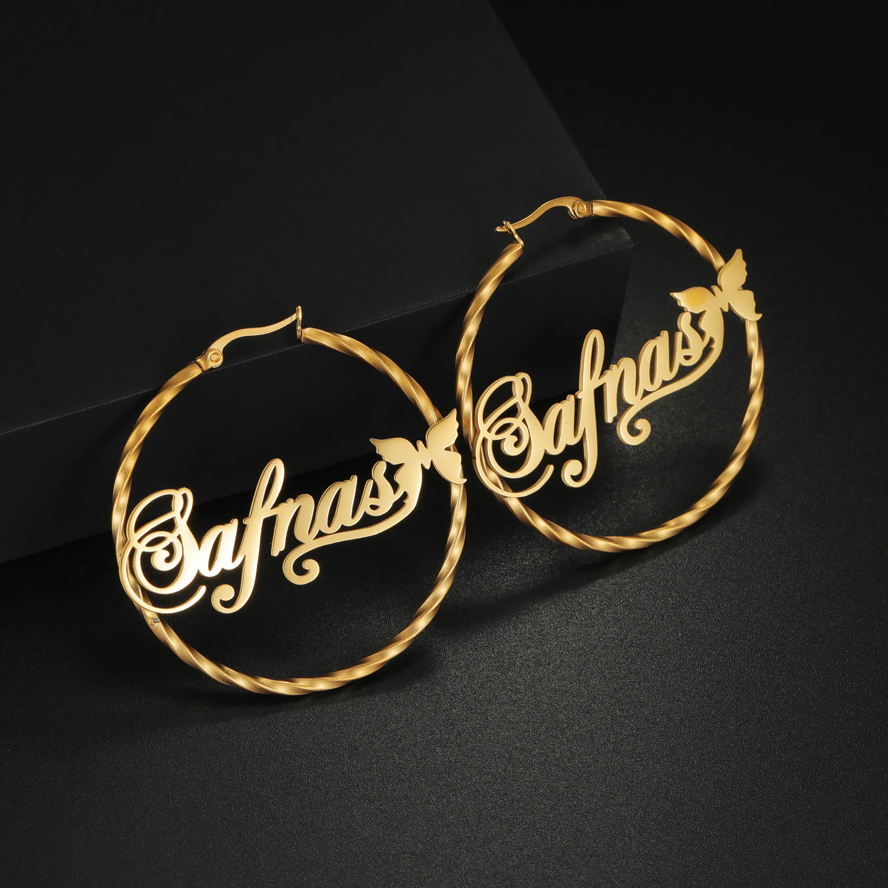 Atoztide серьги-кольца с индивидуальным именем для женщин, персонализированные витые проволочные ушные петли, ювелирные изделия из нержавеющей стали, подарок на свадьбу, день рождения