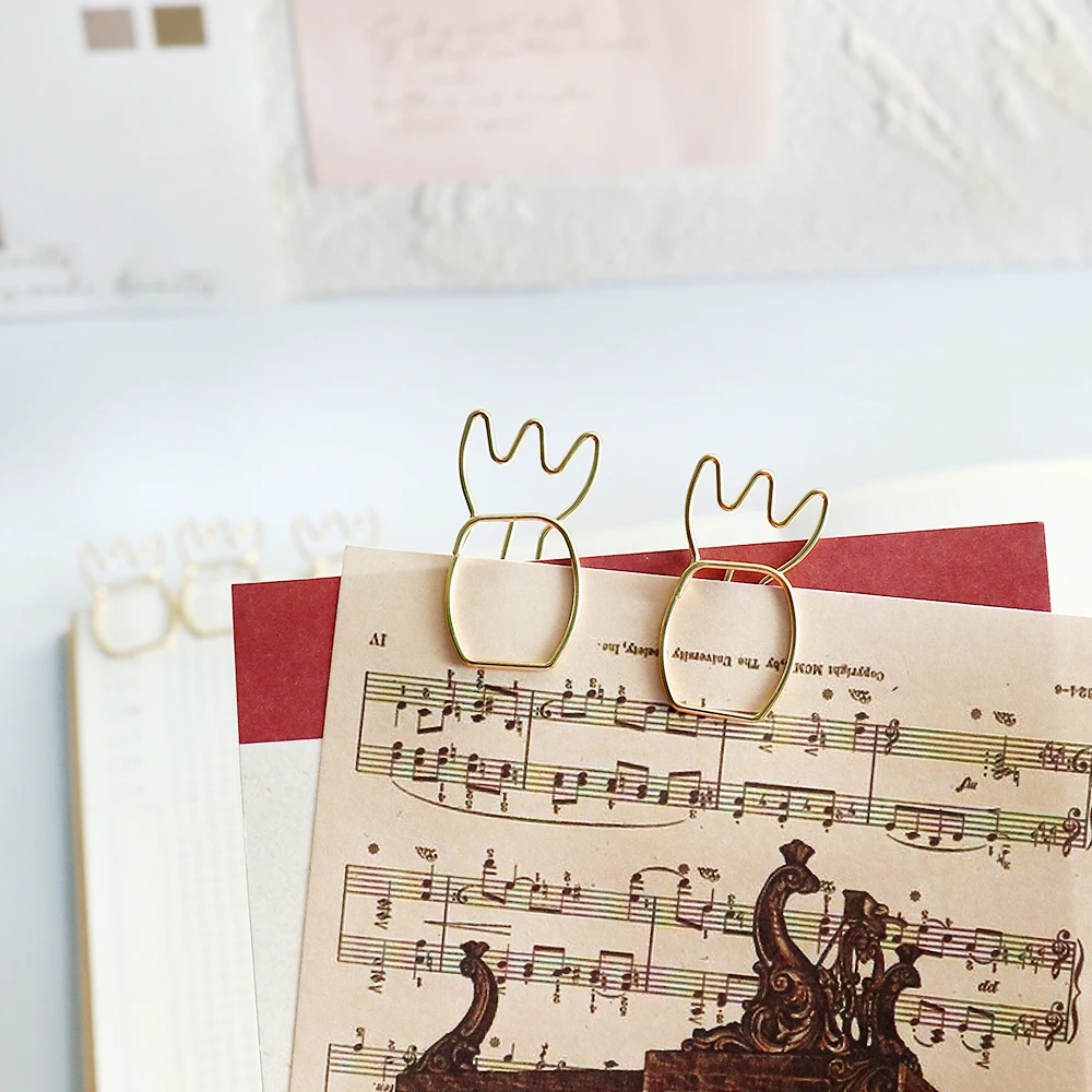 10pcs Creative pineapple Note Shaped Creative File Clamp Paper Clip Bookmark Holder Paper Decorative Clip for Office School Home