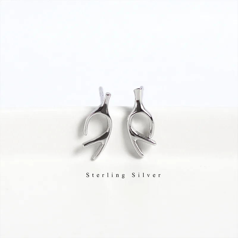 

Minimalist Style S925 Sterling Silver Deer Antler Stud Earrings - Unique Korean Fashion Jewelry for Women