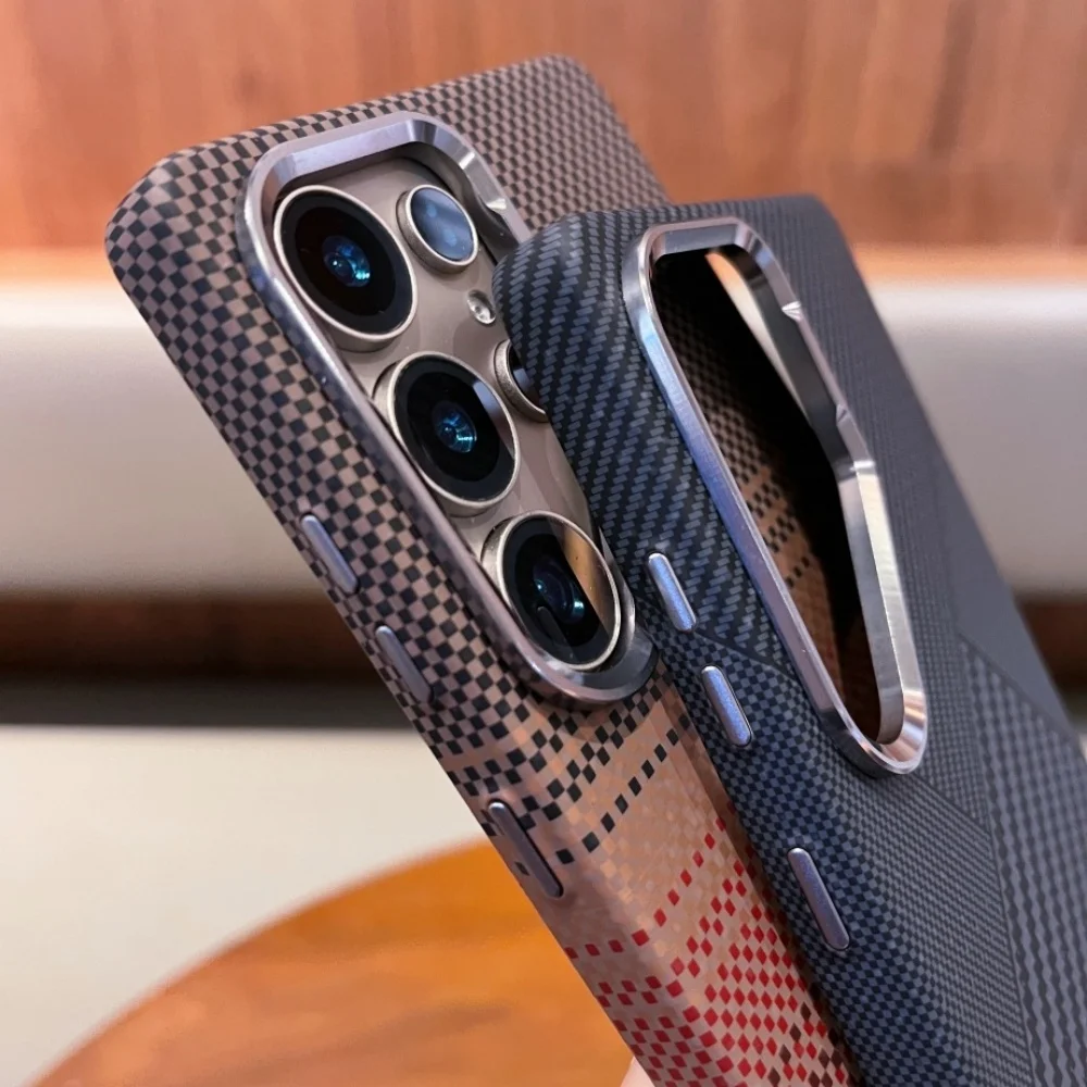 Luxuriöse MagSafe Carbonfaser-Textur-Hülle für Samsung S25 S24 S26 Ultra mit kabellosem Laden, stoßfester Hartcover-Schutzhülle aus Legierung mit Linsenschutz – Detail 4