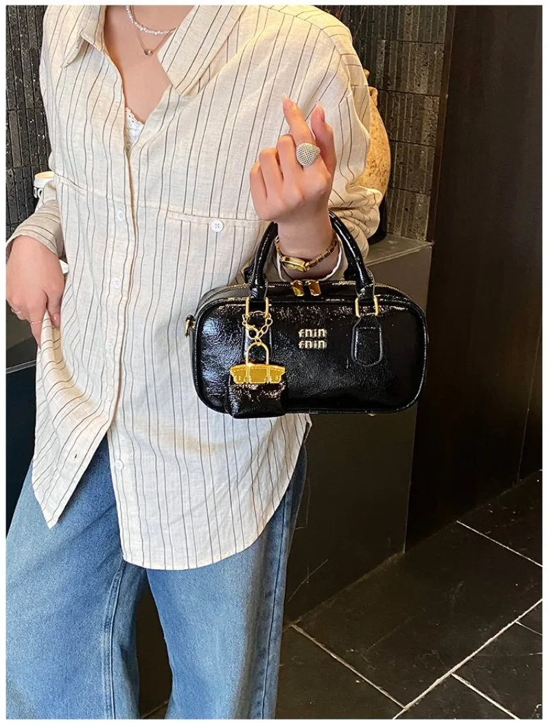 

2026 Spring New Niche Fashion Baseball Bag - Trendy Versatile Crossbody Shoulder Handbag for Women