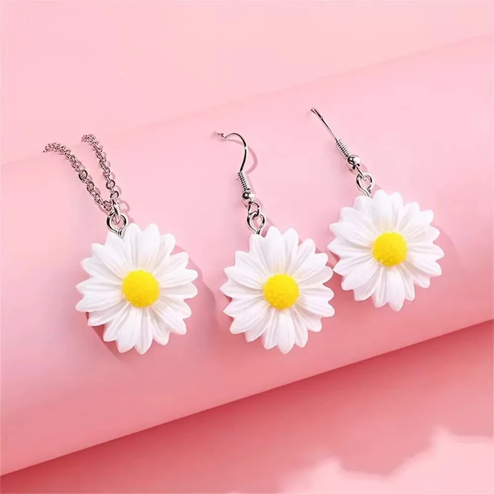 10pcs Daisy Charms Resin Pendants For Jewelry Making Accessories DIY Earrings Necklace Keychain image 3