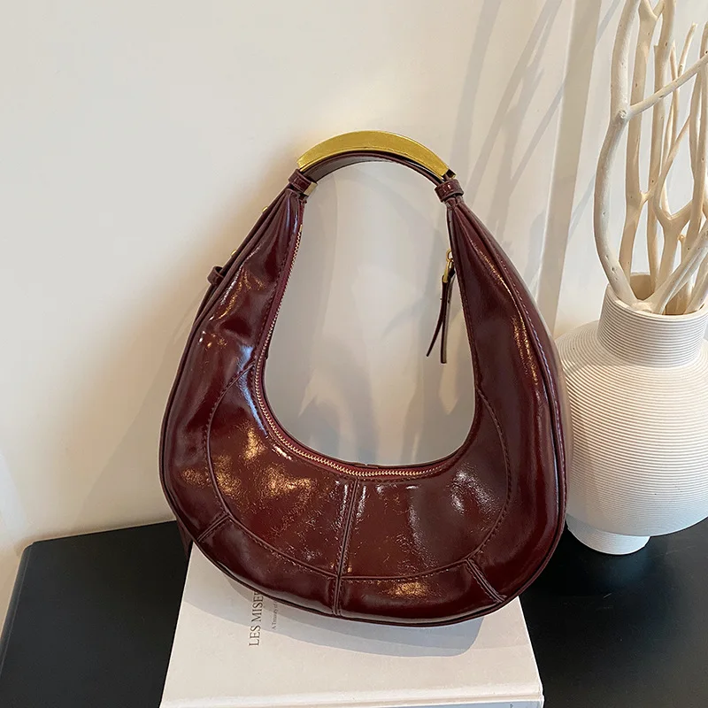 تصميم معدني محمول بكتف واحد تحت الإبط حقيبة ريترو نصف قمر حقيبة الملمس لينة بولي PU الربط حقائب يد نسائية فاخرة للحفلات