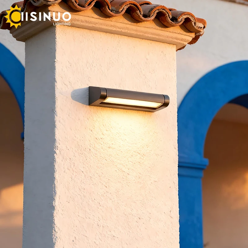 الألومنيوم الجدار الخارجي مصباح مقاوم للماء ضوء الشرفة زاوية قابلة للتعديل 350 °   الشمعدان الشريط الطويل لحديقة شرفة فناء فيلا دي