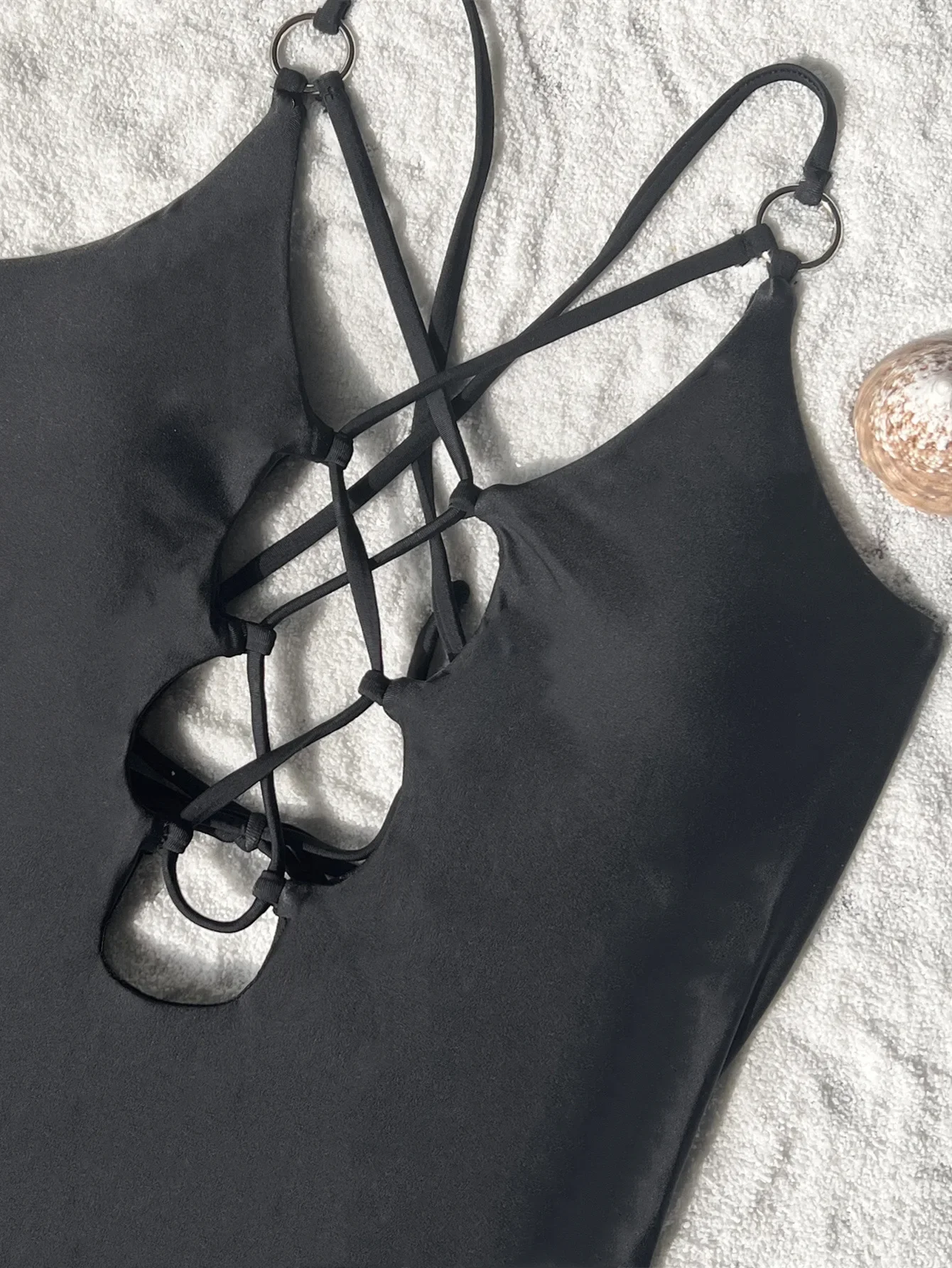 Costume da bagno intero da donna in tinta unita bikini Sexy scava fuori cinturino incrociato senza schienale nero monokini costumi da bagno per vacanze al mare 2025