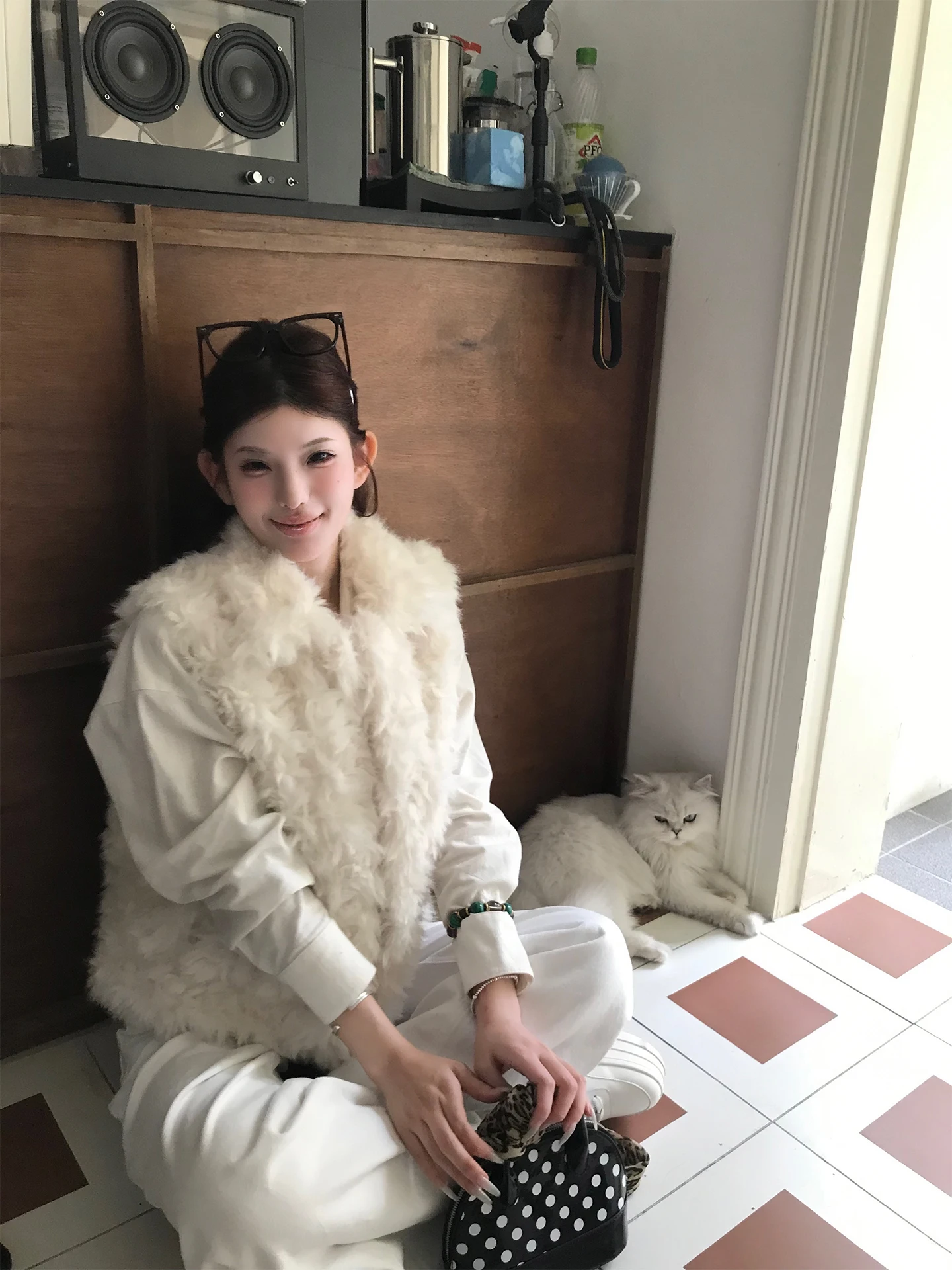 

Faionable Svel Faux Fur Vest Women's Outerwear Almond Milk Heart Design Commute Sle Polyester Fabric V-Ne Pure Color