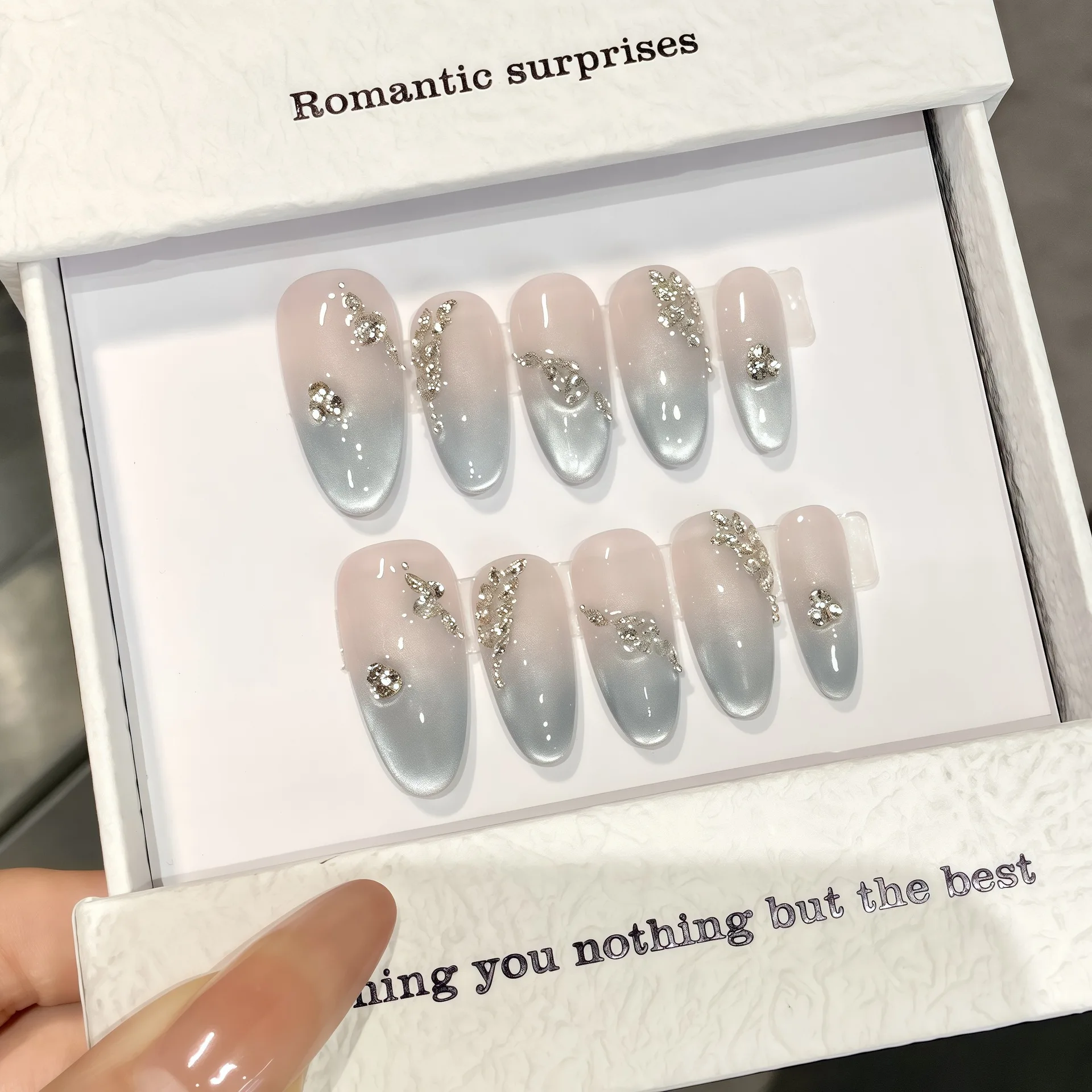 

10pcs Pure Hand Pressed Medium Oval Nails Art,Nice Fake Nail,Ocean Starlight, Shiny Blue Cat's Eye Diamond,Suitable For Women