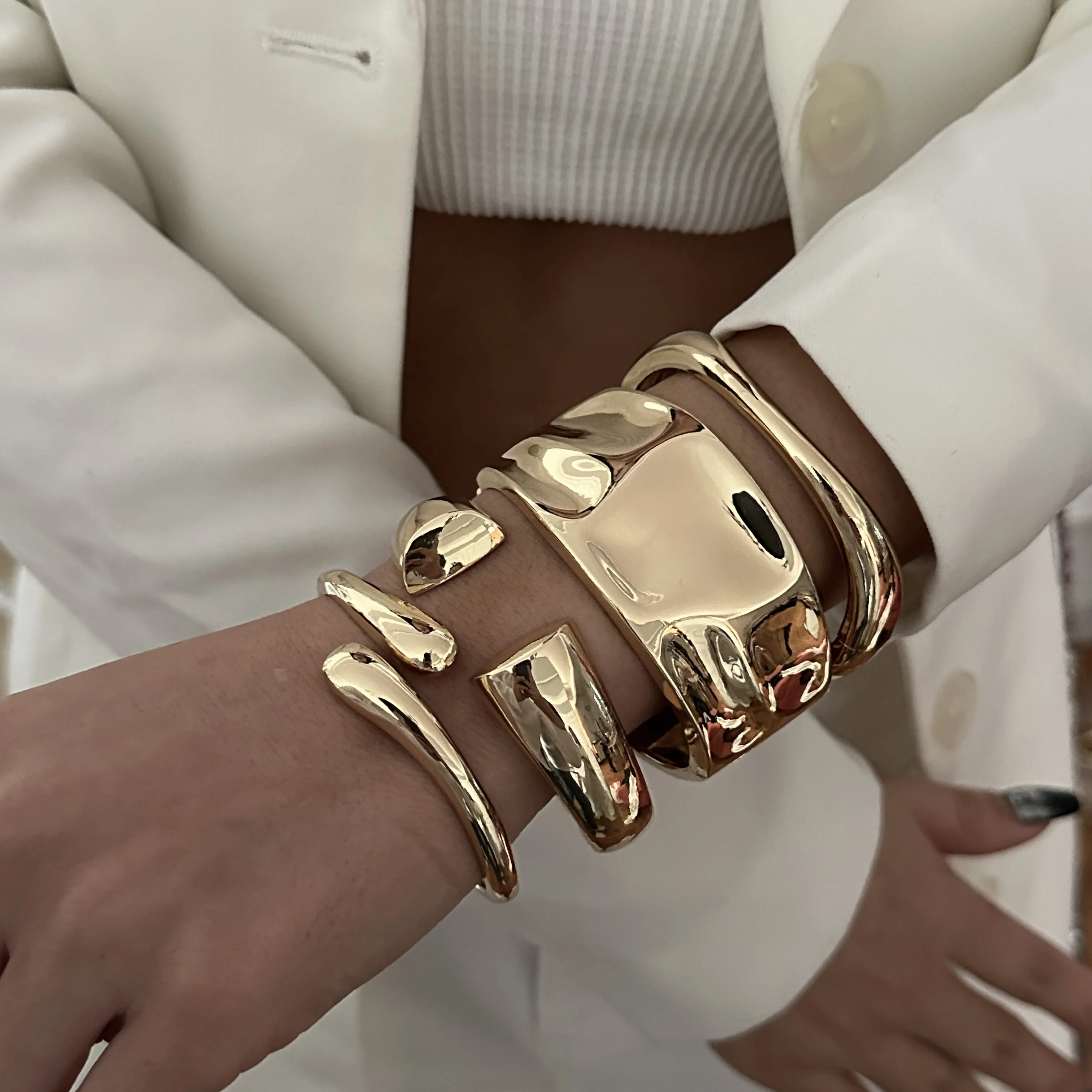 Exaggerated Irregular Chunky Cuff Bangle Bracelets for Women Simple Glossy Metal Jewelry Party Office Wrist Gift Accessories