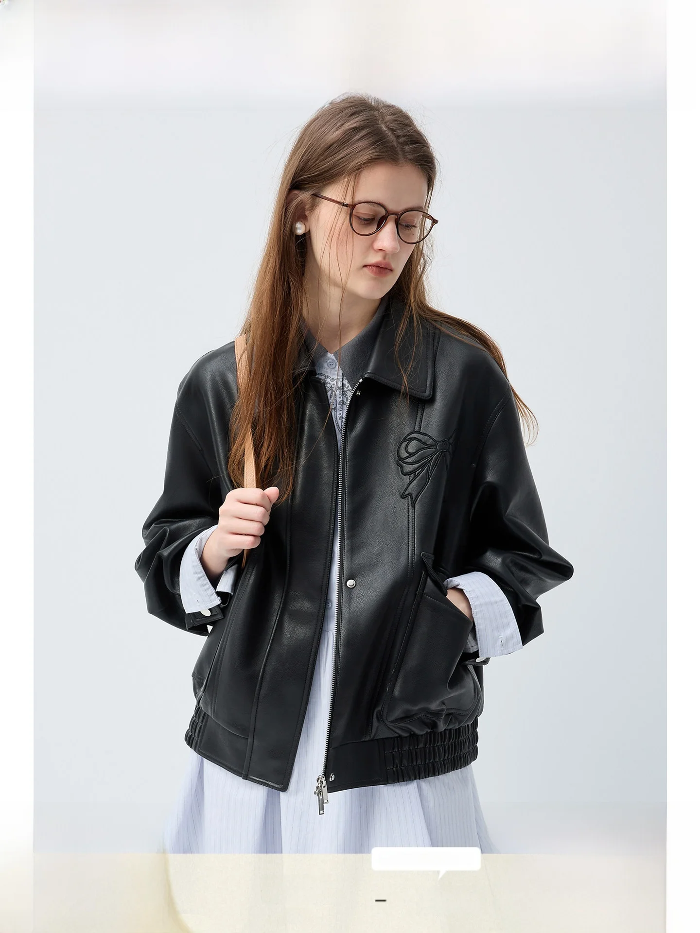 

Стильная укороченная кожаная куртка свободного кроя для полных женщин, весенняя новинка, с отложным воротником, на молнии, повседневная верхняя одежда