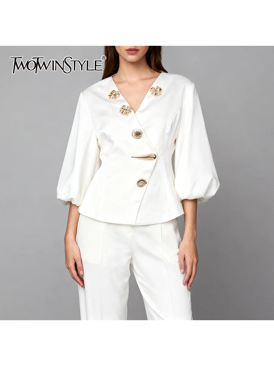 

TWOTWINSTYLE Solid Spliced Metal Buttons Fashion T Shirts for Women V Neck Half Puff Sleeves Tunic Design Sense T Shirt Female