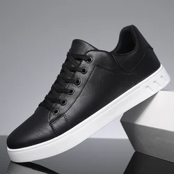 Neue günstige schwarze Turnschuhe für Männer, große Größe 48, Low Cut, modische Herren-Skateboard-Schuhe, Komfort-Sport-Sneaker, Herren-Schuhe für Herren