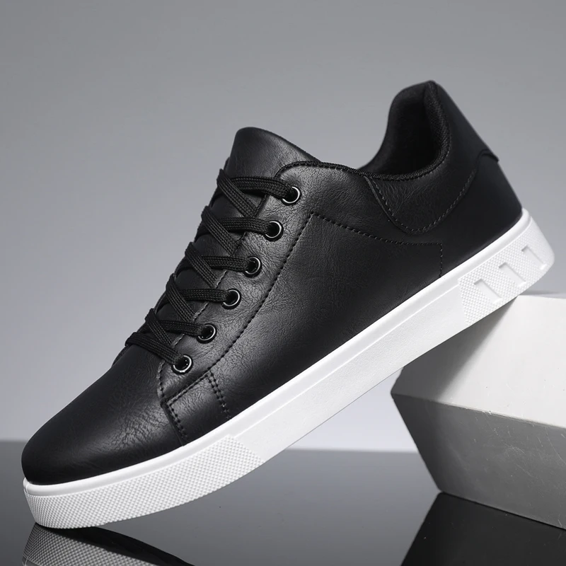 New Cheap Black Sneakers Men Large Size 48 Low Cut Fashion Men's Skateboard Shoes Comfort Sports Sneaker Man zapatillas hombre