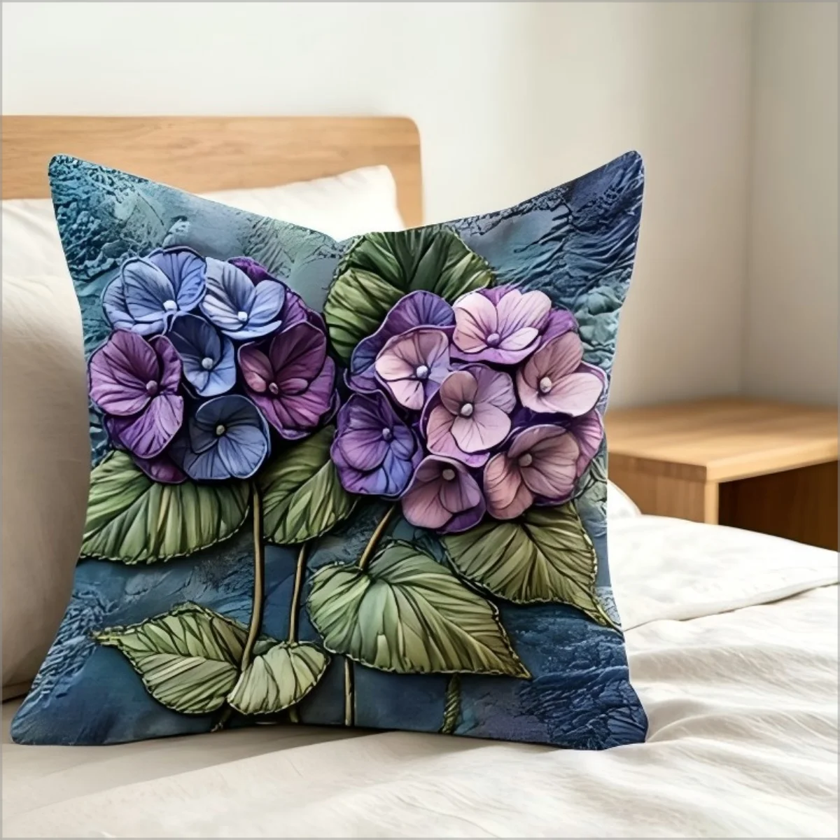 Lila Hortensien Kissenbezug mit Kunststickerei, 2D Blumendruck Kissenhülle, Boho Landhaus Wohndekor Geschenk