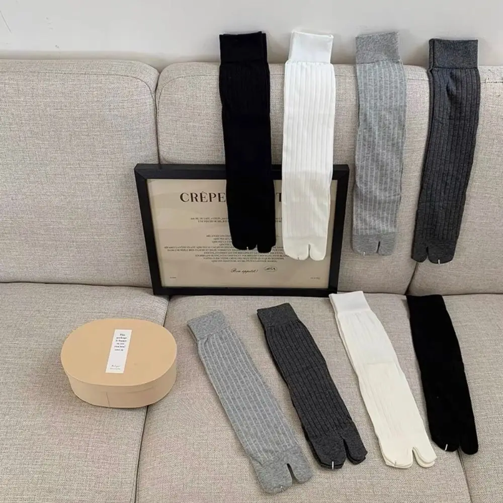 New High Quality Split Toe Socks Combed Solid Color Soft Two-Toed Socks Japanese Harajuku Cotton Women's Tabi Socks
