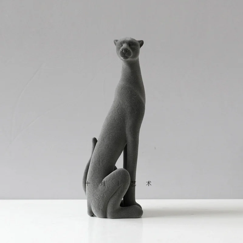 Light luxury creative leopard doll ornament