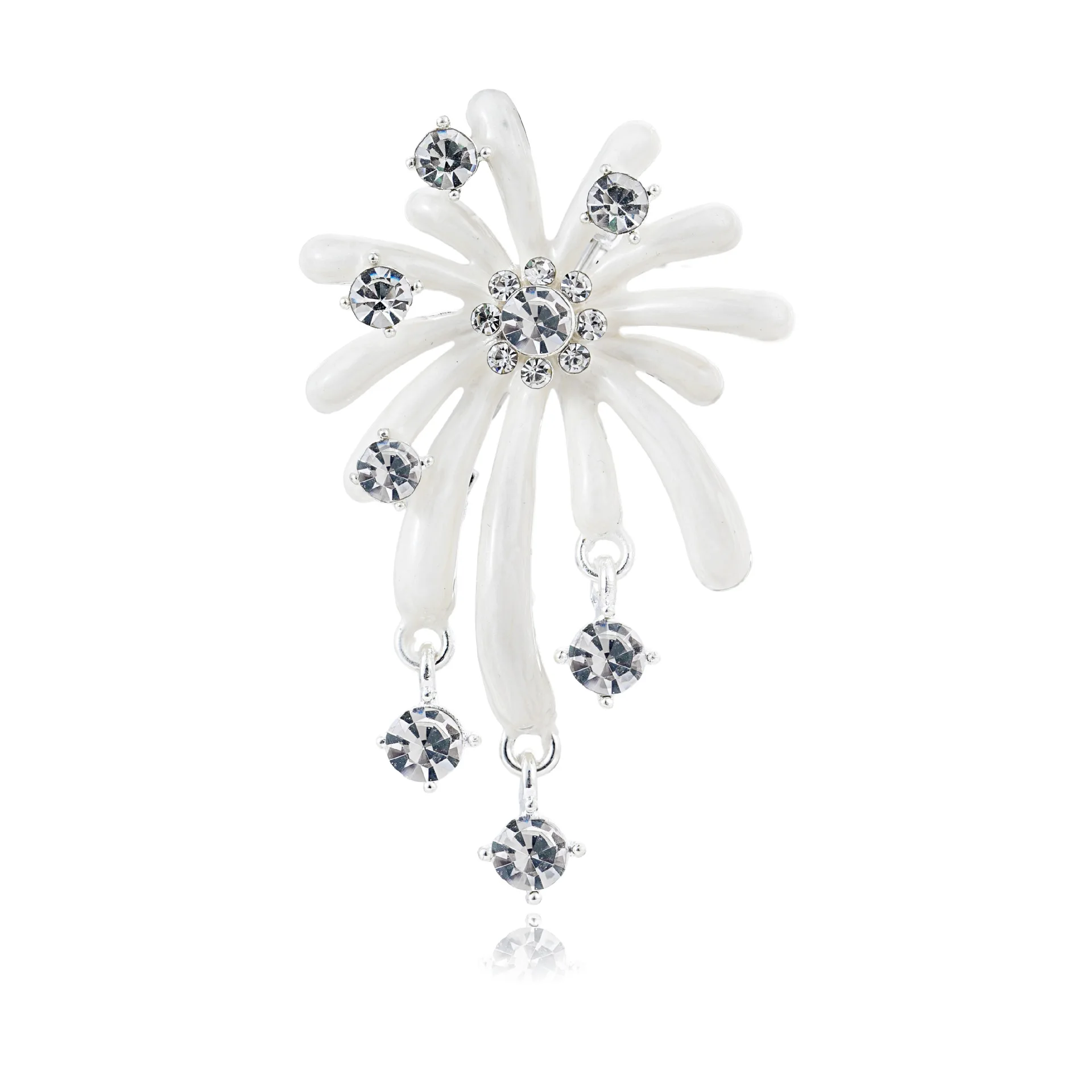 

Niche Romantic Rhinestone Petal Brooches, Feminine Charm Scarf Clips, Suit Accessories For Sale, Old-Fashioned Jewelry