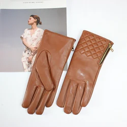 Guantes de piel de oveja para mujer, elegantes guantes de conducción de cuero con forro de terciopelo cálido, estilo cremallera bordada, ahorradores de tacto