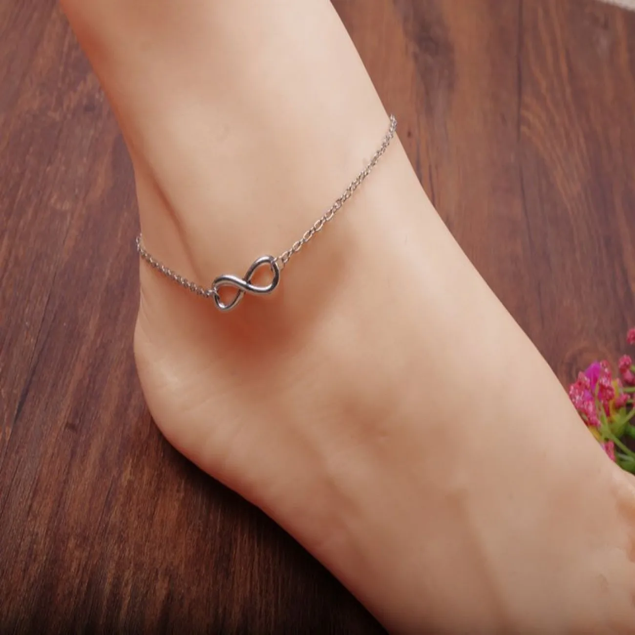 Hot selling jewelry, fashionable summer beach chain, simple and lucky 8-line pendant anklet