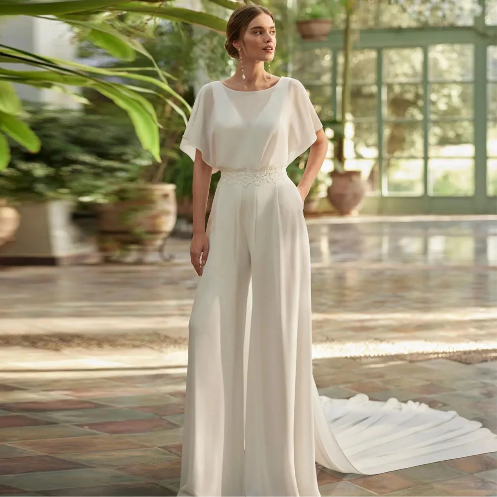 Customized Jumpsuit Wedding Dresses with Pocket O Neck Batwing Sleeve Bridal Pants Suit V Cut Back with Detachable Train