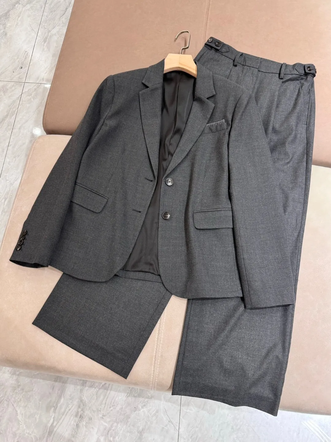 Solid color Australian wool luxurious pants suit